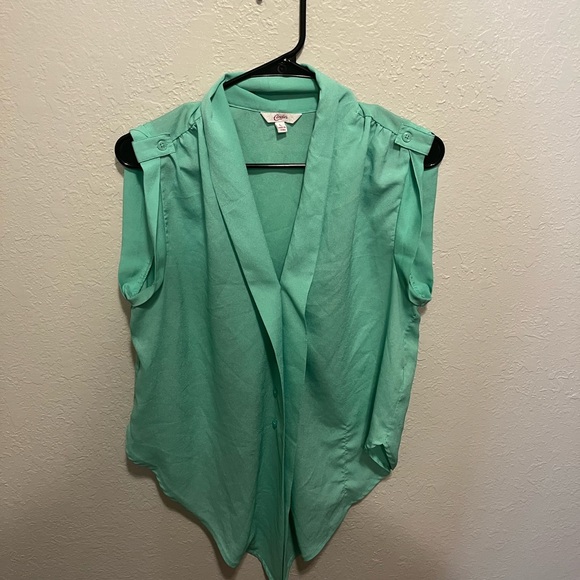 Candie’s front tie top - Picture 1 of 2